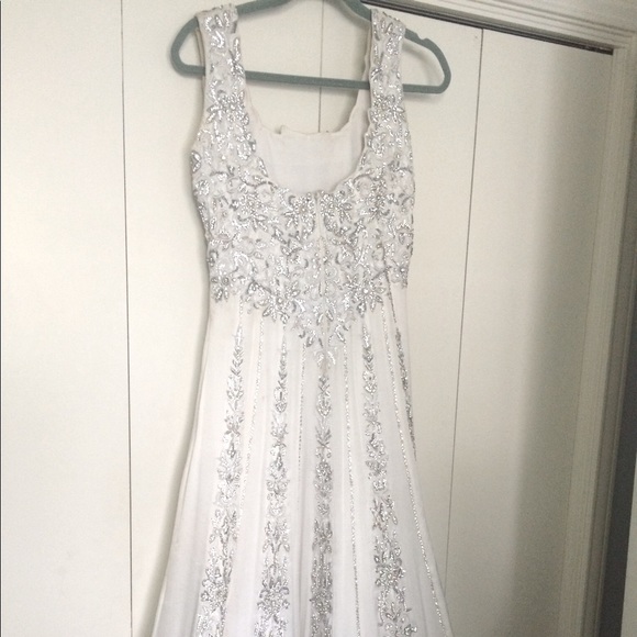 Bridal gown - Picture 5 of 8